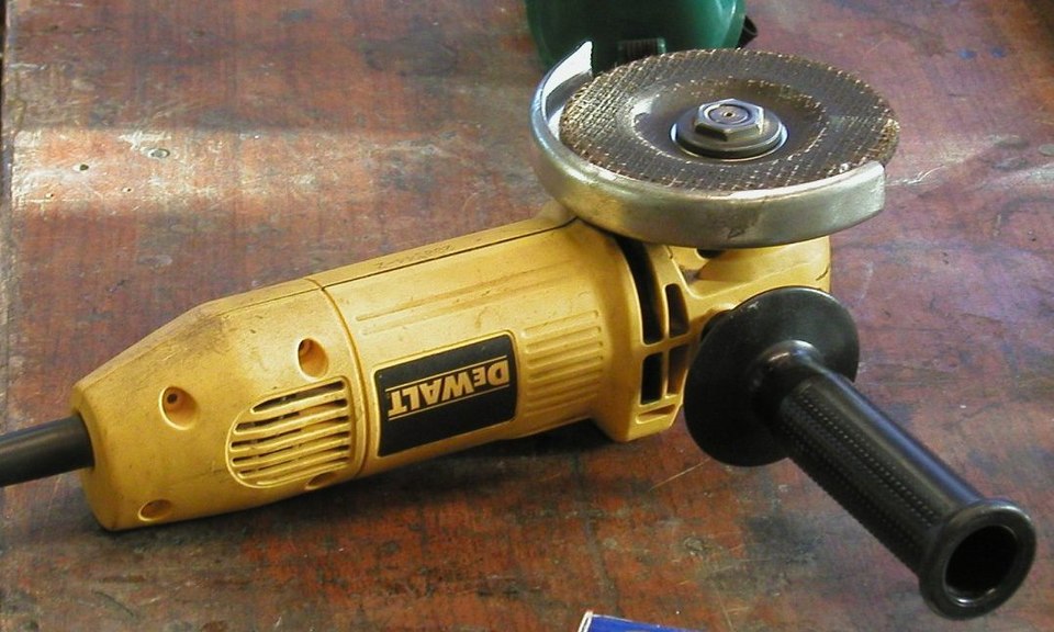 Szlifierka kątowa 125 mm 900W
